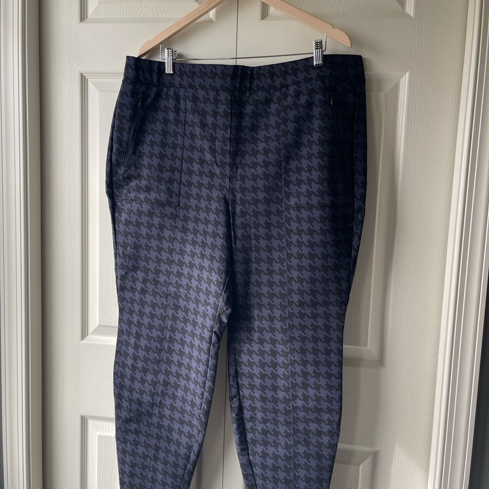 Lane Bryant Women’s Dark Houndstooth Ankle Length Pants